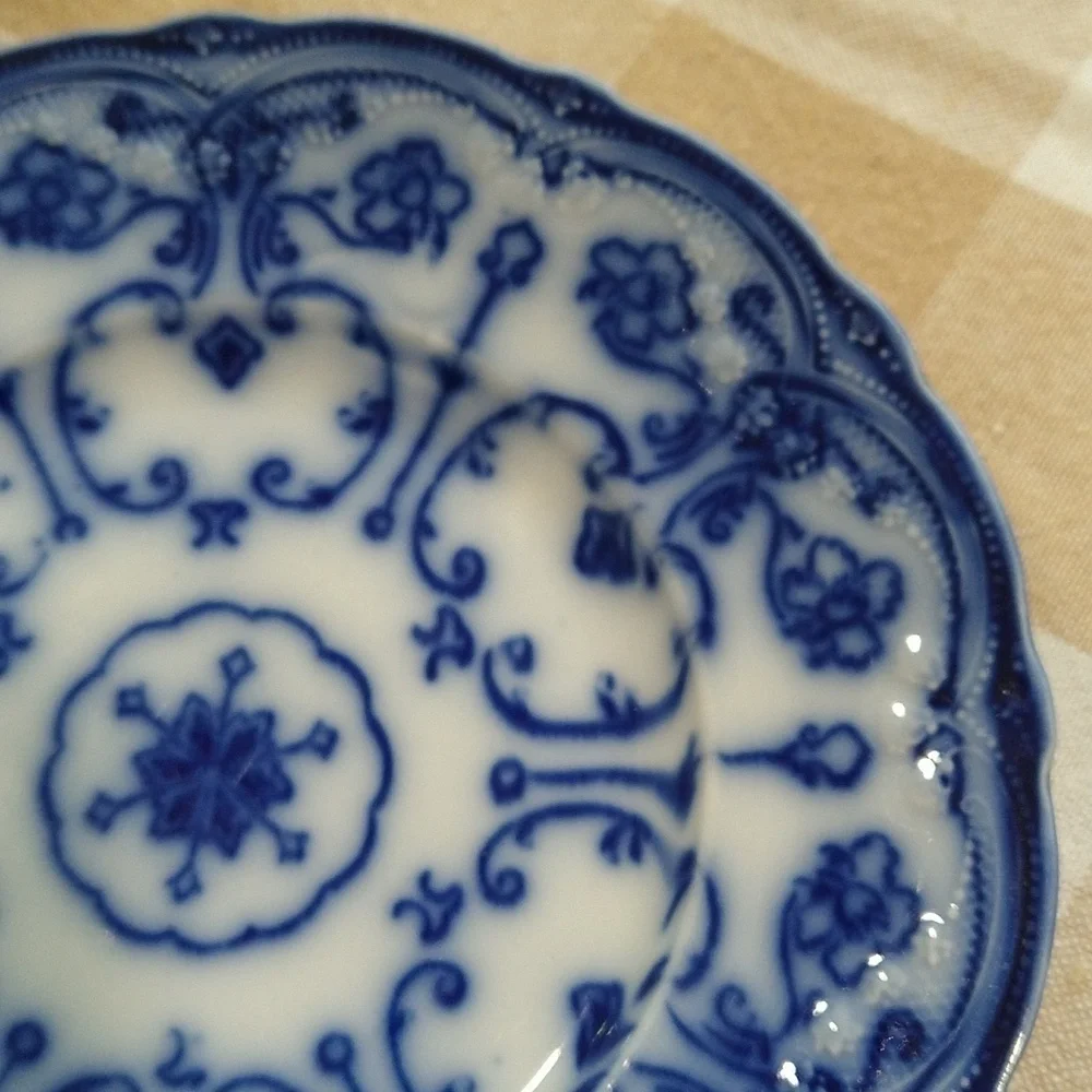 Conway flow blue New Wharf English semi-porcelain 7 in blue and white plate